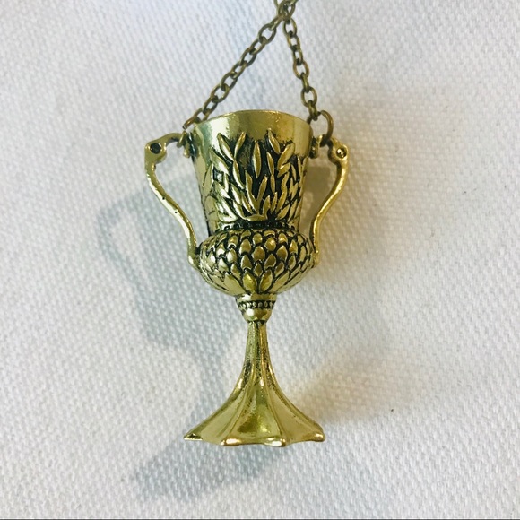 🏰 Harry Potter Hufflepuff Necklace - Picture 4 of 8